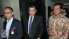 (Ki-ka) Sekjen Partai PAN, Eddy Soeparno, Sekjen Partai Demokrat Hiinca Panjaitan, Wakil Ketua Umum DPP PAN, Asman Abnur seusai melakukan pertemuan dengan Komisioner KPU di Gedung KPU, Jakarta, Selasa (1/9/2015). (Liputan6.com/Johan Tallo)
