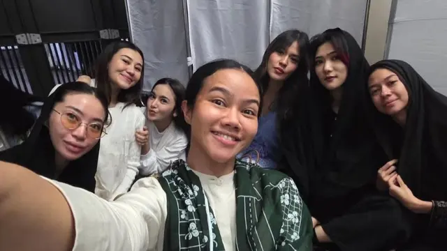Sederet Artis Hadir di Tahlilan Vidi Aldiano ada Isyana hingga Yura Yunita. [@yurayunita]