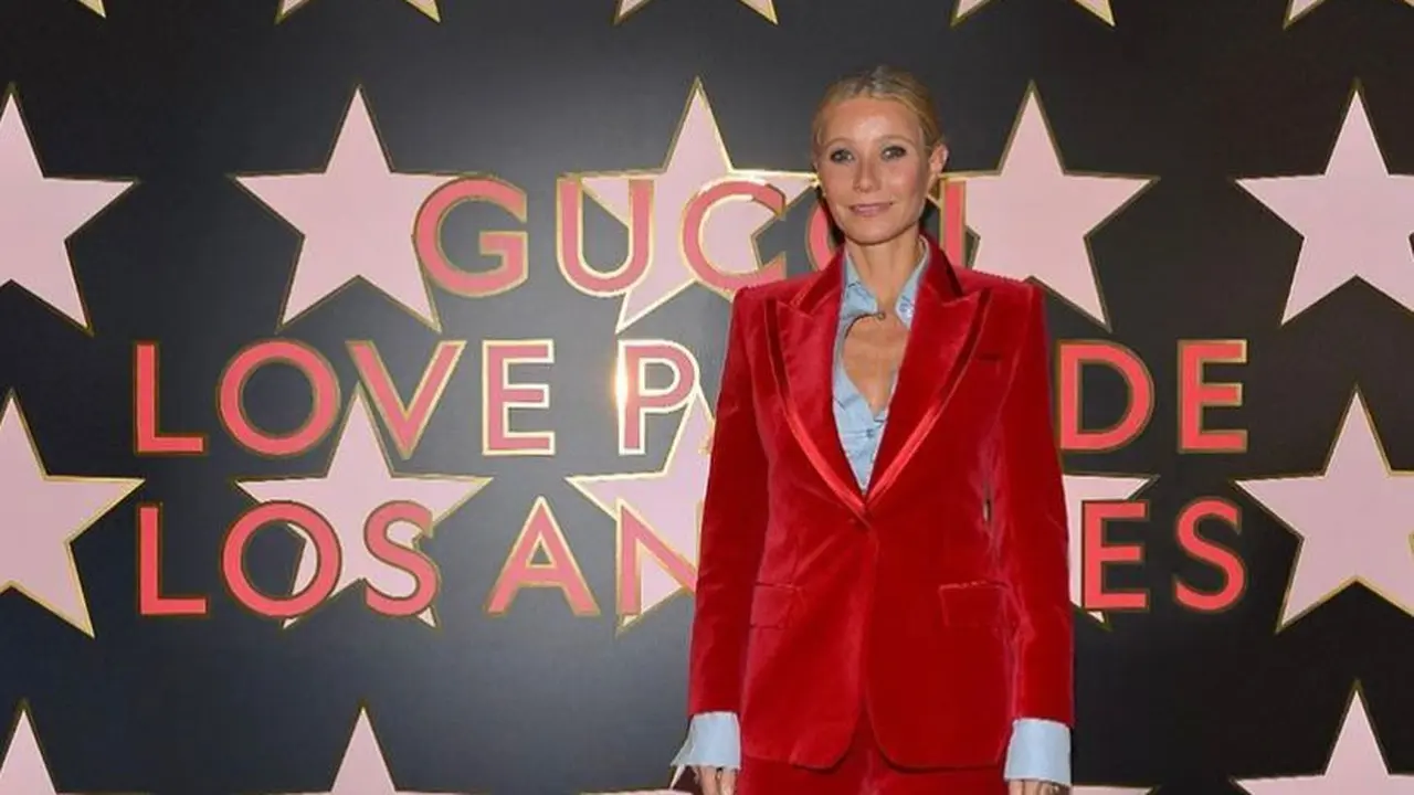 Gwyneth Paltrow Hidupkan Lagi Gaya Ikonisnya 25 Tahun Lalu di Show Gucci