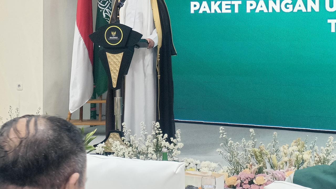 BAZNAS Bagikan Ribuan Paket Pangan dari Raja Salman