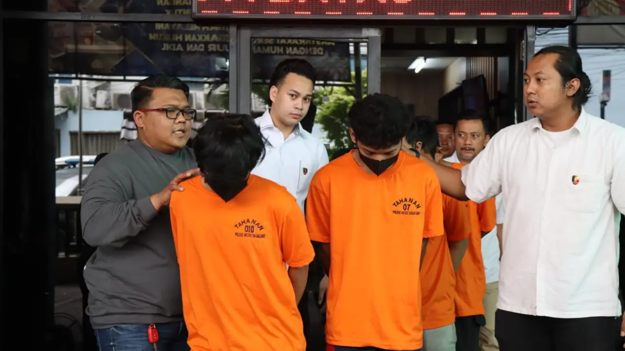 Polsek Tamansari, Jakarta Barat berhasil menciduk lima orang pelaku begal (Liputan6.com/Ady Anugrahadi)