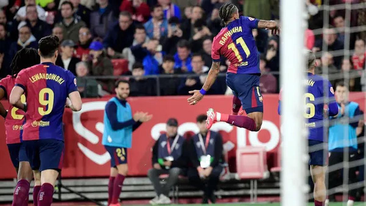 Pesta Gol di Kandang Sevilla, Barcelona Tempel Ketat Real Madrid