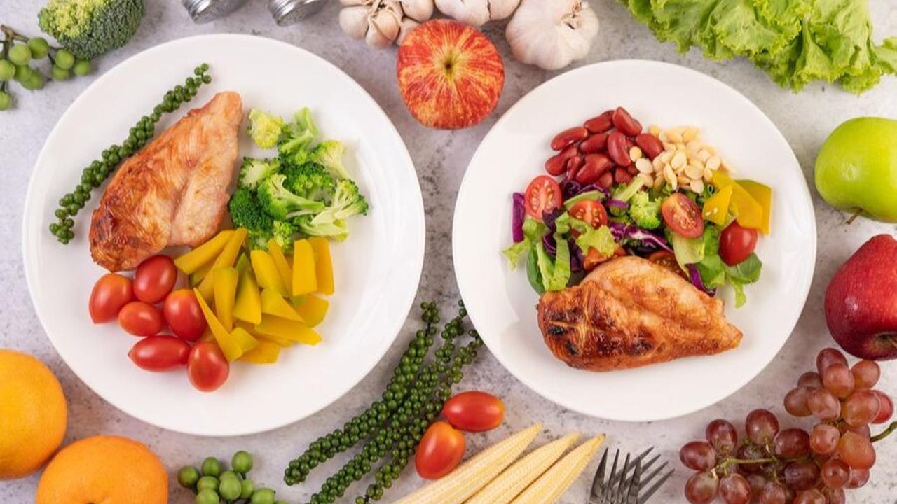 12. Mengkonsumsi makanan sehat dan bergizi