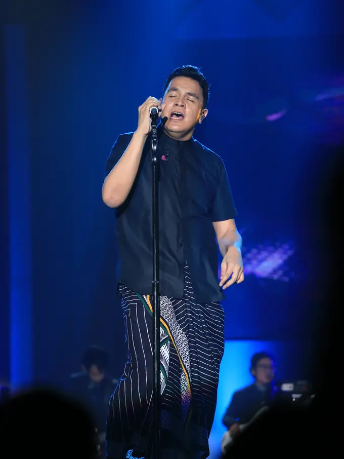 [Bintang] Tulus dan Sundari Soekotjo