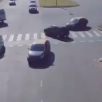 Jangan ngaku bisa nyetir kalau belum melihat video ini. Siapa pun yang di balik kemudi, rasanya bukan orang tapi dewa!