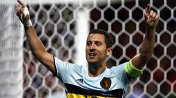 Pemain Belgia, Eden Hazard merayakan golnya saat melawan Hungaria pada babak 16 besar Piala Eropa 2016 di Stadon Municipal, Toulouse, Prancis, Senin (2//2016) dini hari WIB.  Belgia menang 4-0. (EPA/Rungroj Yongrit)