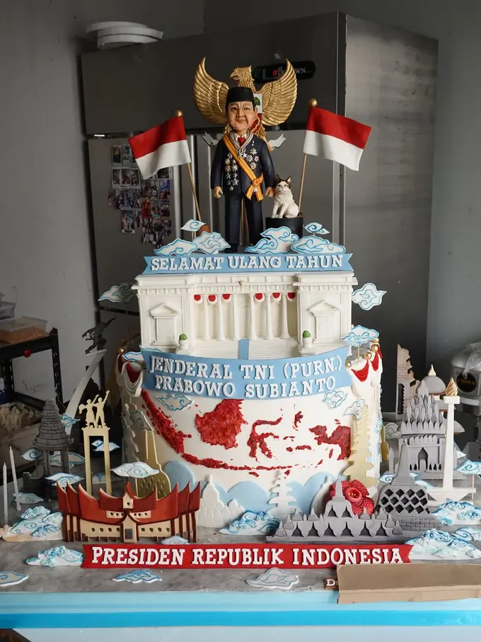 Sentuhan Batik Mega Mendung dan Kucing Bobby Kertanegara di Ulang Tahun Presiden Prabowo