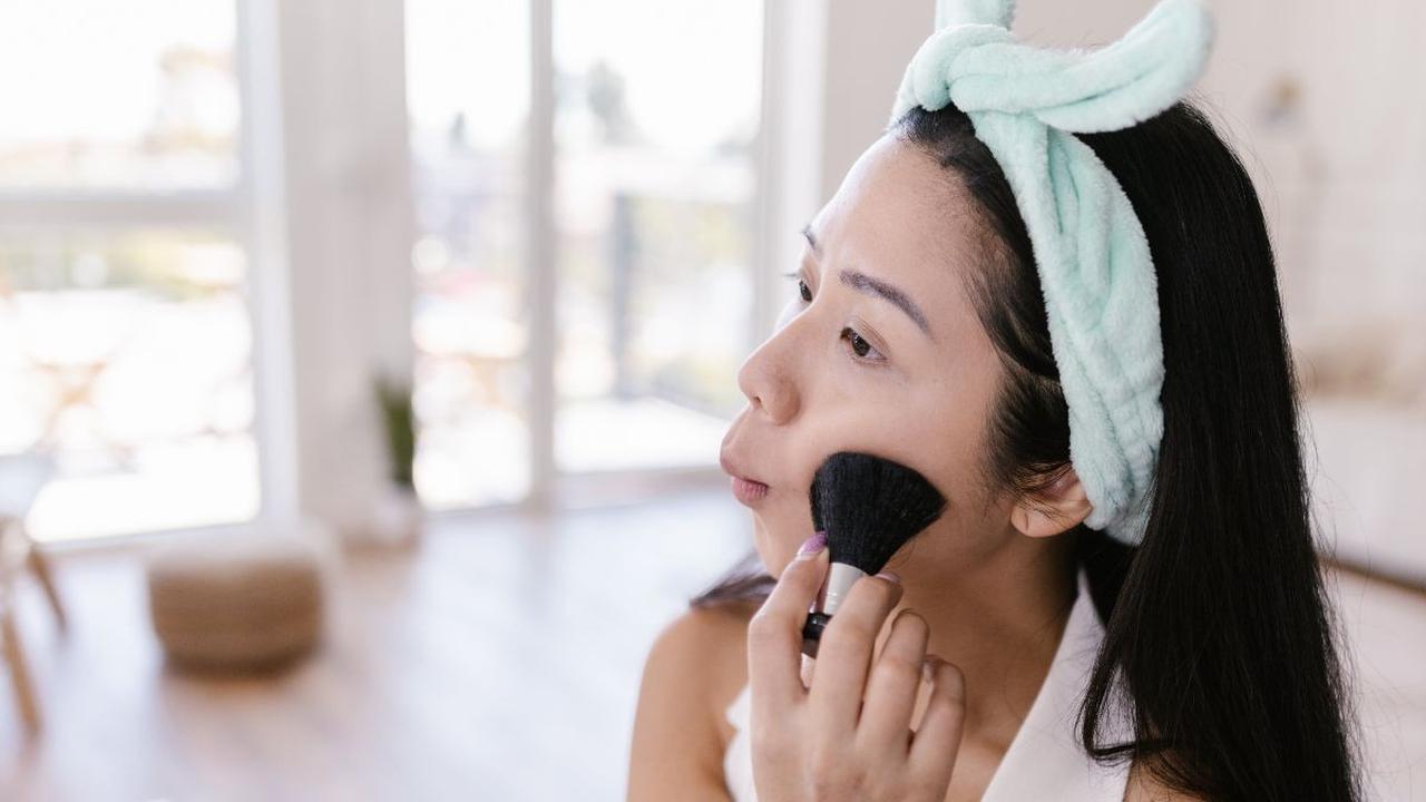 Coba Trik Vertical Contouring, Cocok untuk Tipe Wajah Bulat