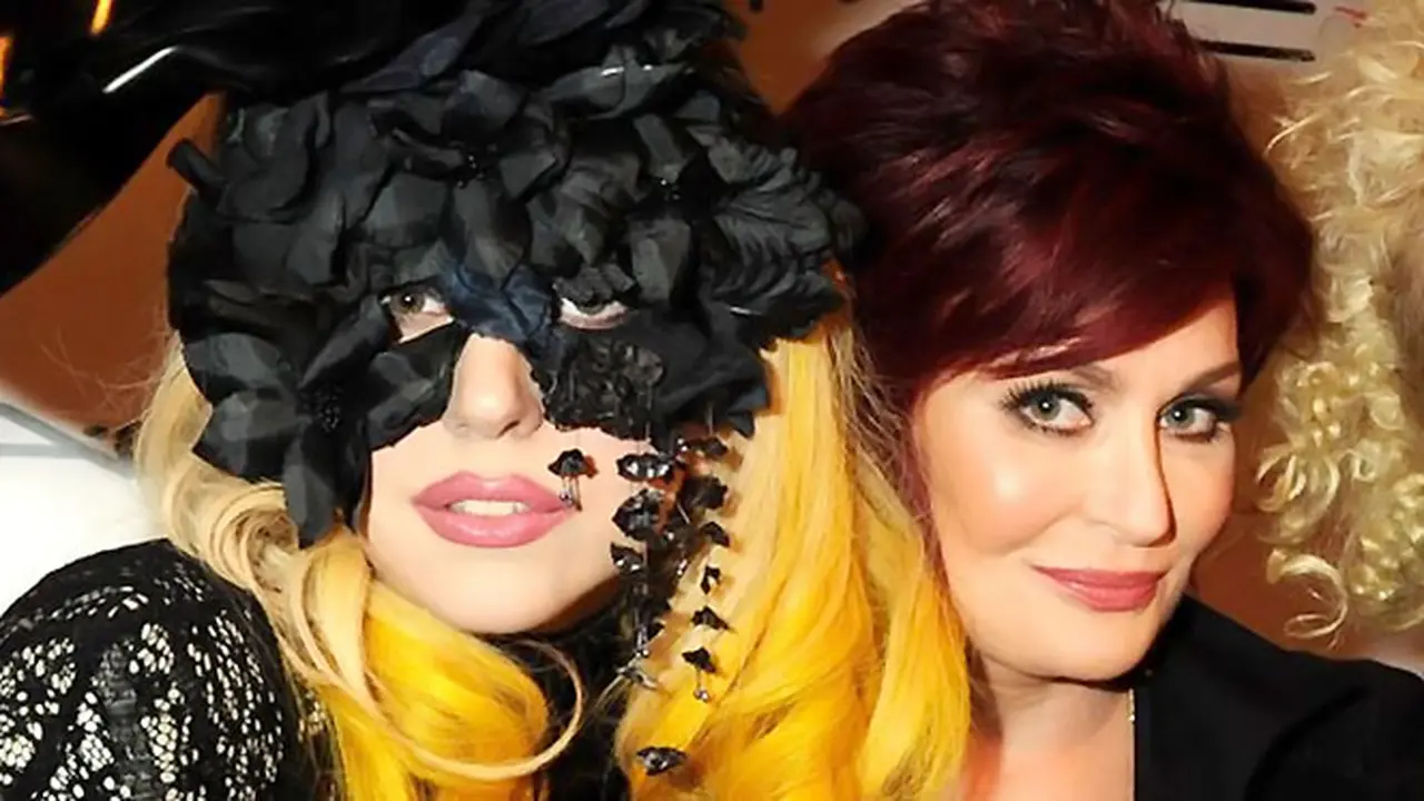lady-gaga-sharon-osbourne-131028c.jpg