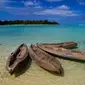 Kayak diikat di pantai Muri di Pulau Rarotonga, pulau terbesar di Cook Islands pada 30 Agustus 2012. (MARTY MELVILLE / AFP)