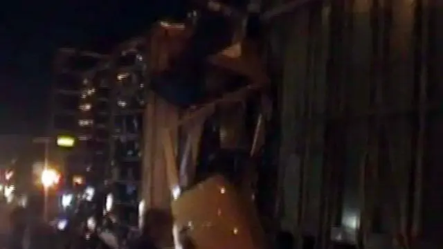 [VIDEO] Truk Tabrak Truk di Tol Cikunir, 1 Tewas