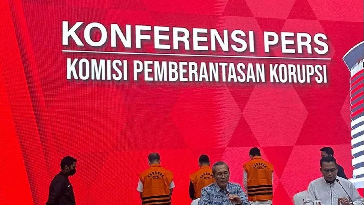 Eks Dirut TransJakarta Kuncoro Wibowo Ditahan Usai Diperiksa KPK Terkait Korupsi Bansos di Kemensos