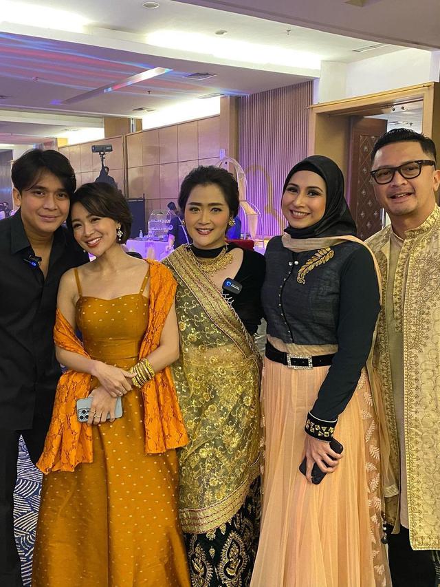 Pesta ultah Iis Dahlia ke-50 usung tema Bollywood (Foto: Instagram @kangferrymaryadi)