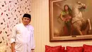 Raja Dangdut Rhoma Irama mengalami nasib sama dengan Kelik Pelipur Lara. Meninggalnya mahasiswa di Bima NTB yang kebetulan namanya sama. Berita itu sempat heboh karena dikira yang meninggal dunia adalah ayah Ridho Rhoma.(Deki Prayoga/Bintang.com)