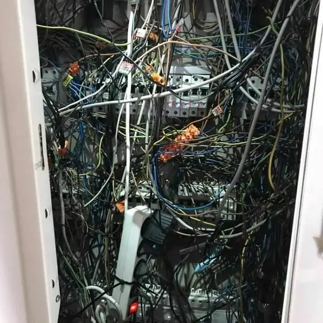 Instalasi Listrik Nyeleneh
