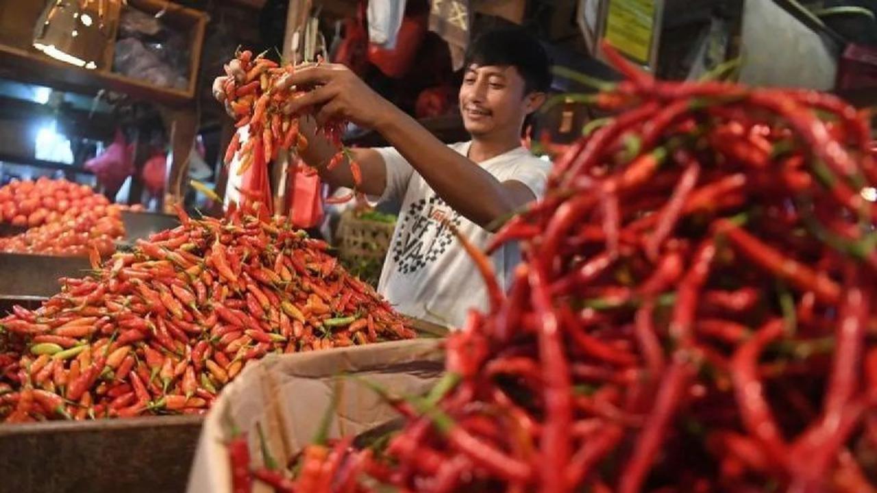 Harga Pangan Nasional Terkini: Cabai Rawit Merah Tembus Rp64.050, Telur Ayam Rp31.950 per Kg