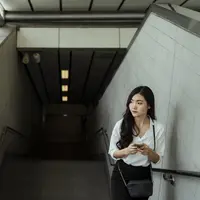 Cara 7 Zodiak Menghadapi Rasa Kesepian di Usia Dewasa./Copyright depositphotos.com/theshots.contributor