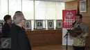 Menpora, Imam Nahrawi (kanan) saat melantik Pengurus Pusat Special Olympics Indonesia (SOIna) di Gedung Kemenpora Jakarta, Kamis (30/6). SOIna merupakan organisasi pelatihan dan kompetisi olahraga bagi Tunagrahita. (Liputan6.com/Helmi Fithriansyah)