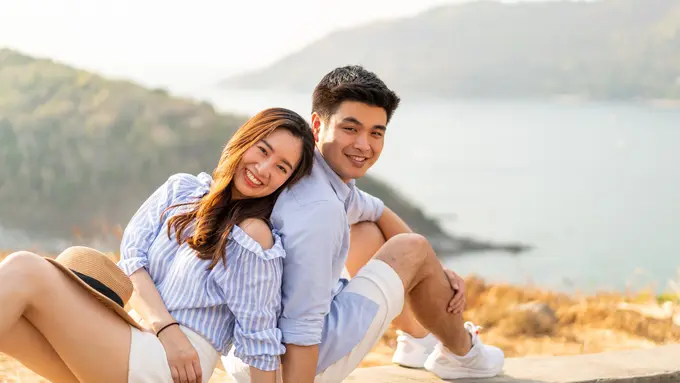 perempuan dan pasangan 4 mei 2