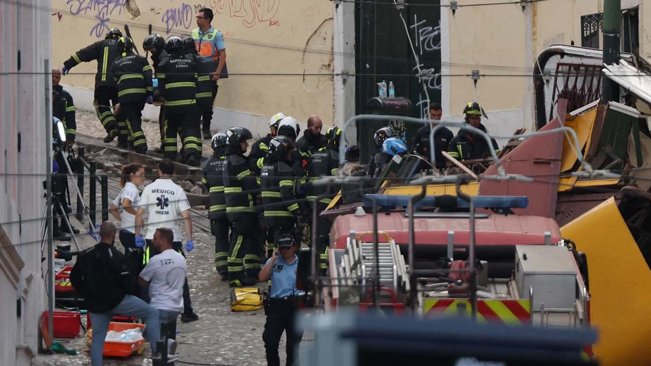 FOTO:  Kereta Kabel Bersejarah Gloria di Portugal Renggut 15 Nyawa