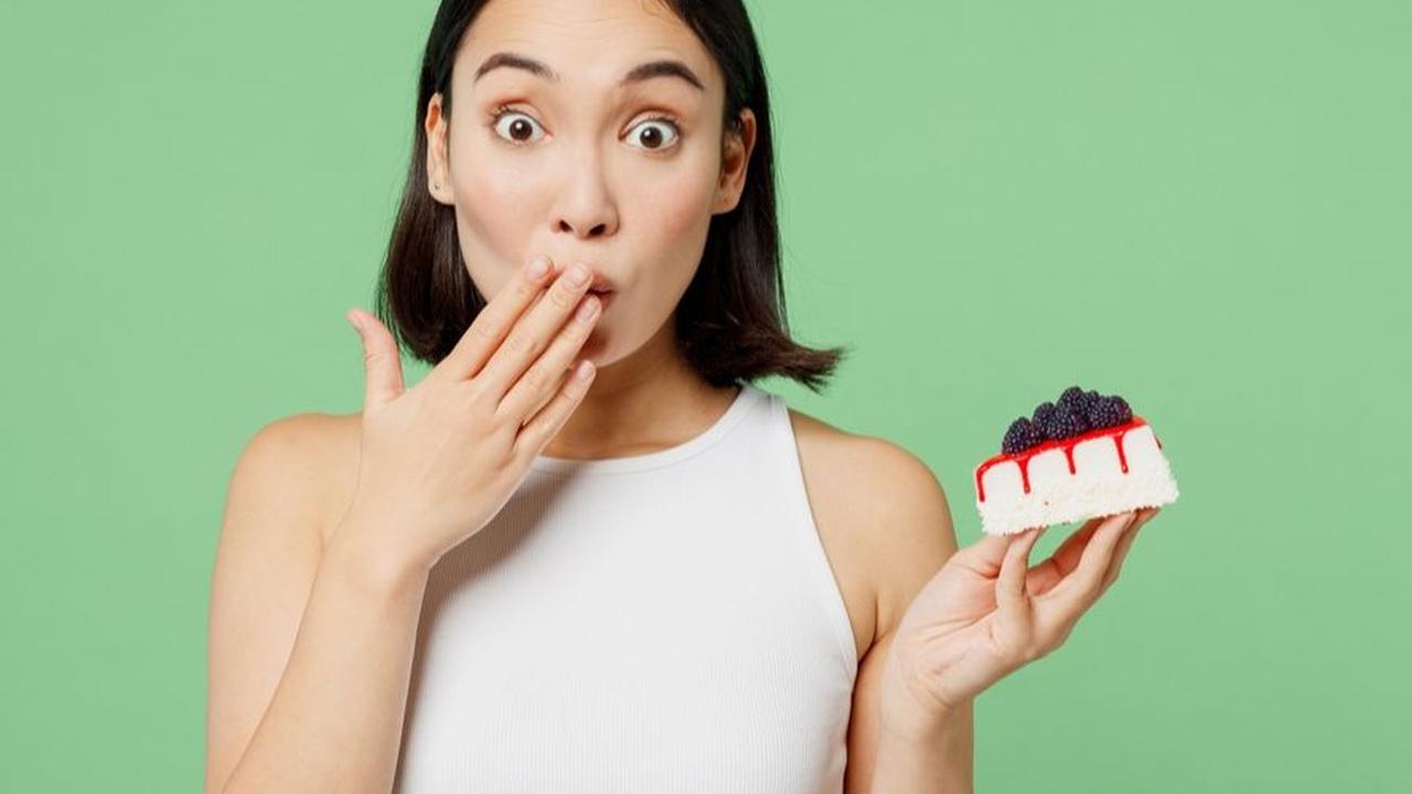 1. Selalu Mencari Cemilan Manis Setelah Makan Berat