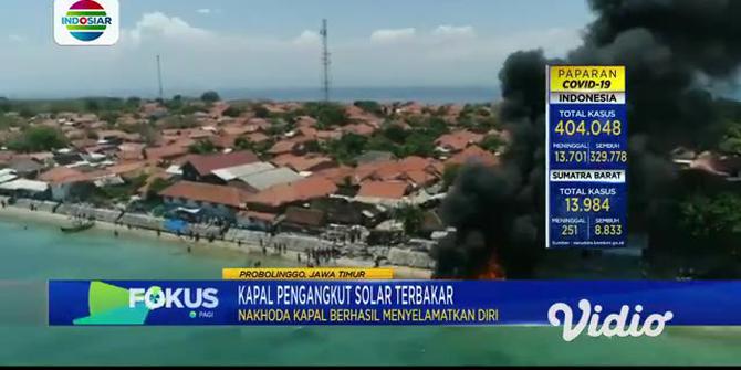 VIDEO: Kapal Muatan Solar Terbakar di Perairan Probolinggo