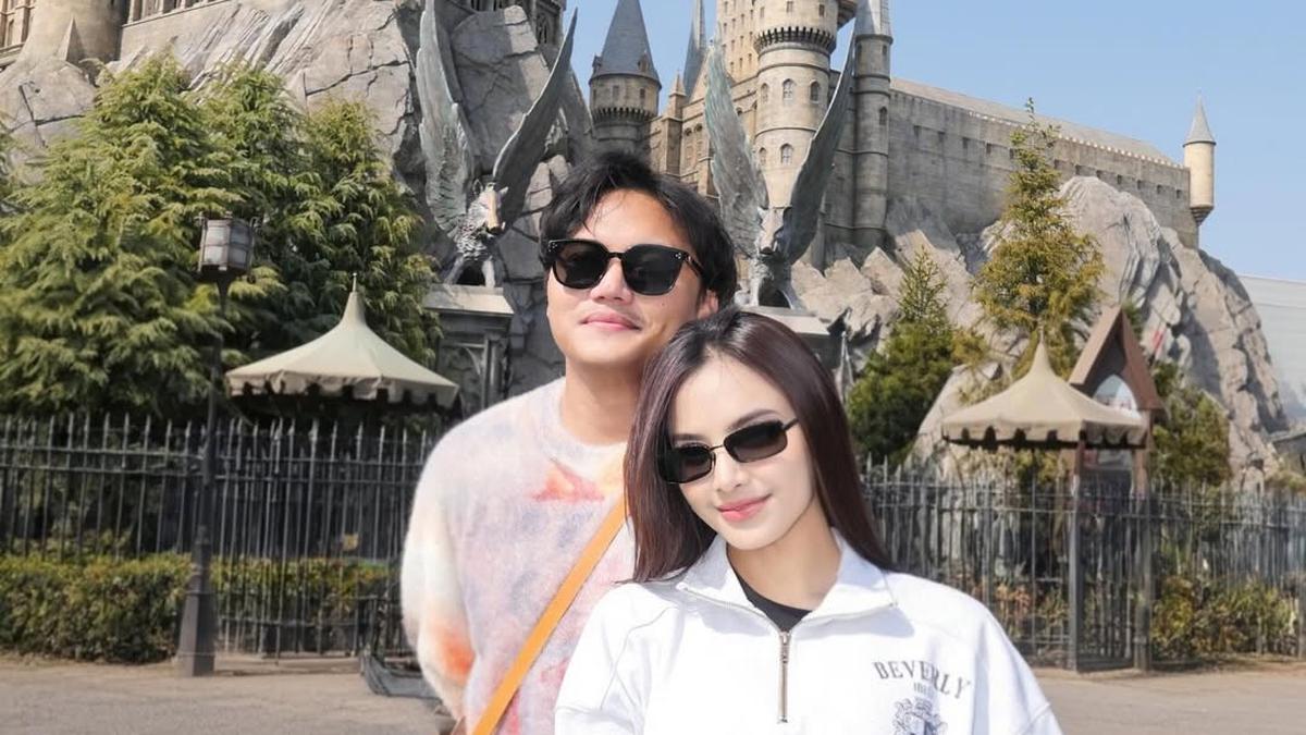 Gaya Mahalini dan Rizky Febian Liburan di Jepang, Couple Look Kompak yang Bikin Serasa Masih Pacaran