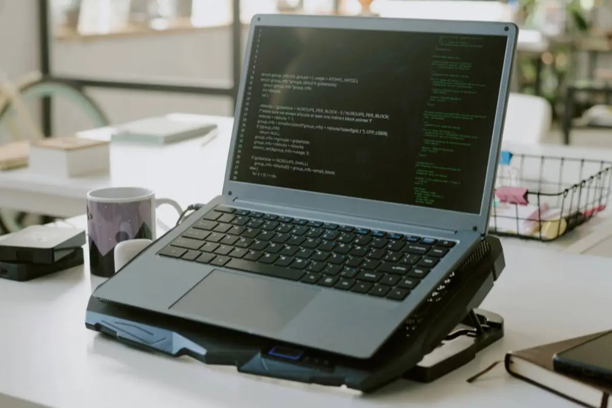 Anti Overheat! Cooling Pad Laptop Terbaik Ini Bikin Laptop Tetap Adem
