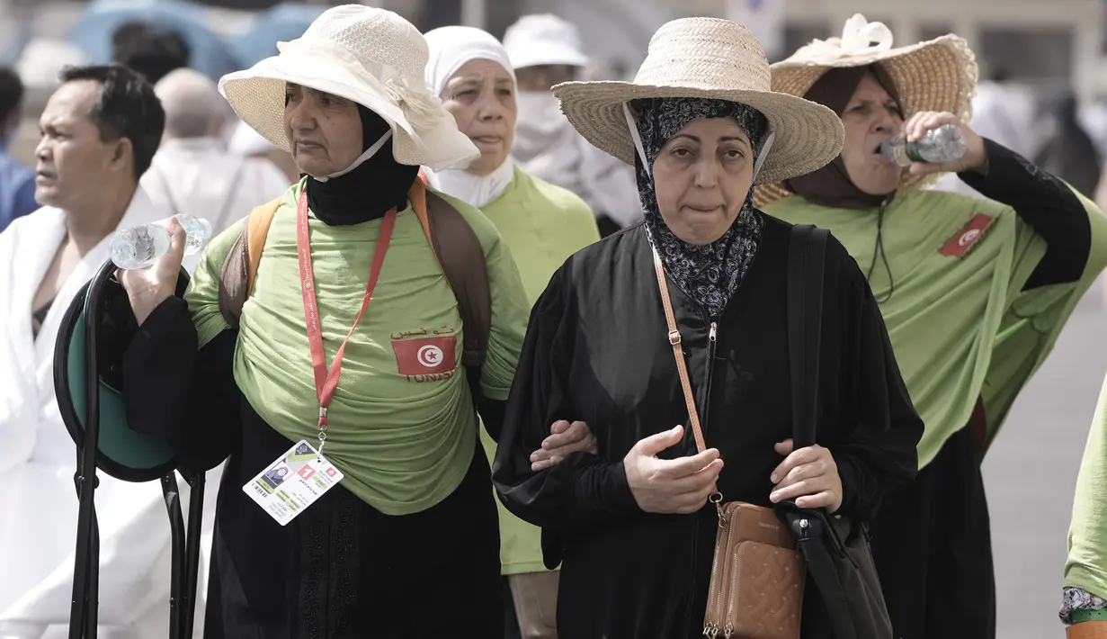 Lebih dari dua juta orang diperkirakan akan beribadah di bawah teriknya cuaca Arab Saudi. (AP Photo/Amr Nabil)