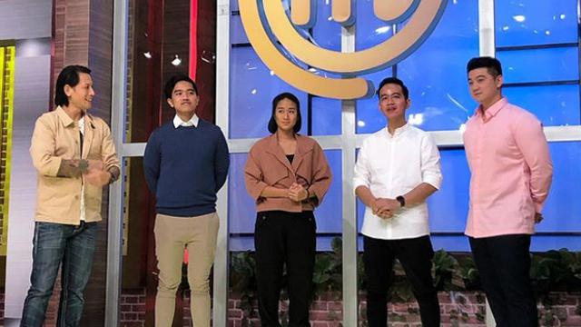 Kaesang Pangarep dan Gibran Rakabuming Raka didapuk sebagai juri tamu di episode terbaru MasterChef Indonesia season 6. (https://www.instagram.com/p/B7ND6QLpuma/)