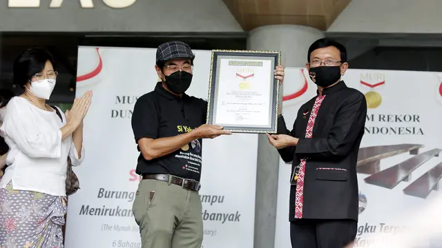 Beo Si Yakob meraih rekor MURI