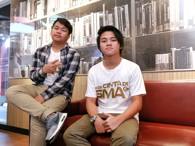 Selalu Tentang Iqbaal Kiki Cjr Bete Entertainment Fimela Com