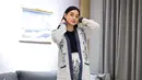 Patricia Devina sempat mengunggah potretnya saat memakai korset dalam media sosial Instagram dan curhat soal berat badannya yang naik hampir 18Kg saat menjalani kehamilan pertamanya. Ia pun mengungkapkan bahwa ia merasa hancur hatinya melihat kondisi tubuhnya. (Liputan6.com/IG/@pattdevdex)