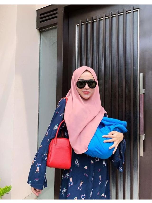 Potret Rumah Medina Zein, Benuansa Modern dan Mewah