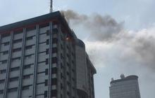 Lantai 14 Gedung Sarinah terbakar, 21 mobil pemadam dikerahkan