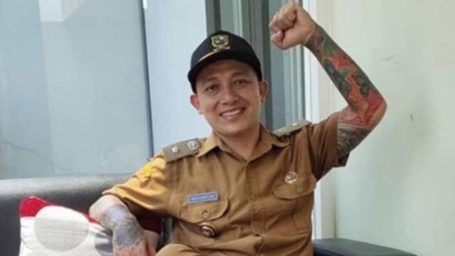 5 Fakta Hoho Alkaf, Kades Banjarnegara Bertato di Sekujur Tubuh yang Viral