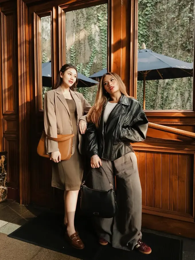 Selera Fashion Beda, Gaya Kontras tapi Tetap Serasi ala Kakak-Adik Zahwa dan Aaliyah Massaid