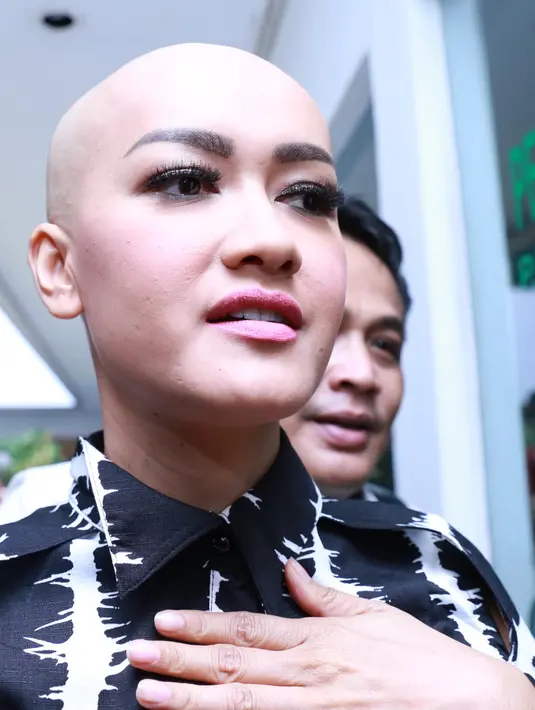 Seperti diketahui, Julia Perez melayangkan gugatan cerai pada 10 Maret 2016. Dari gugatan cerai itu, publik jadi tahu bahwa selama ini ia telah menikah dengan Gaston Castano. (Adrian Putra/Bintang.com)