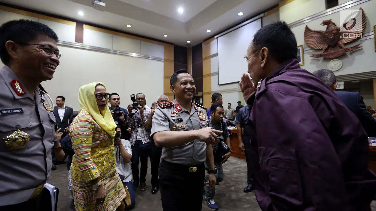 Kapolri Bahas 17 Kasus Telegram Dengan Komisi III DPR