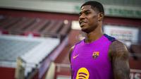 Marcus Rashford jelang&nbsp;pertandingan pramusim Barcelona melawan Vissel Kobe di Stadion Noevir Kobe. (Dok. X@FCBarcelona)