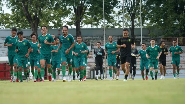 Foto  Liga 1: Mengintip Sesi Latihan Persebaya Surabaya Tanpa Didampingi Aji Santoso