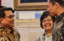 FOTO: Momen Jabat Tangan AHY dan Moeldoko di Sidang Kabinet, Para Menteri Tertawa