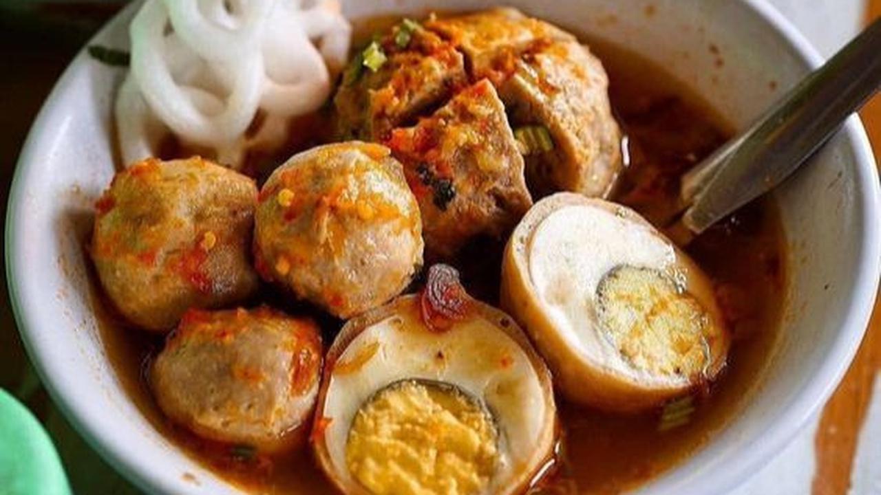 Henky Eko Sriyantono adalah salah satu pemilik warung Bakso Malang yang sukses. Ia telah memiliki ratusan cabang warung bakso yang tersebar di berbagai daerah.