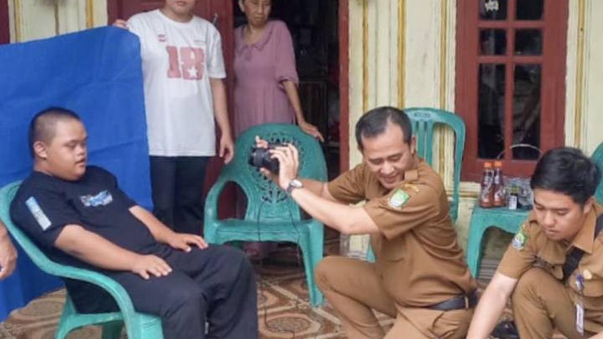 Penyandang Disabilitas Berhak Punya KTP, Kecamatan Periuk Permudah dengan Jemput Bola