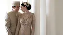 Semua busana yang dikenakan terorkestrasi begitu sempurna dan cantik.  [Foto: Instagram/ The Bridestory]