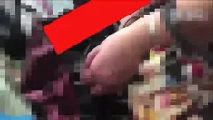 Kejadian ini tak disadari oleh penumpang lain dan sang wanita itu sendiri.