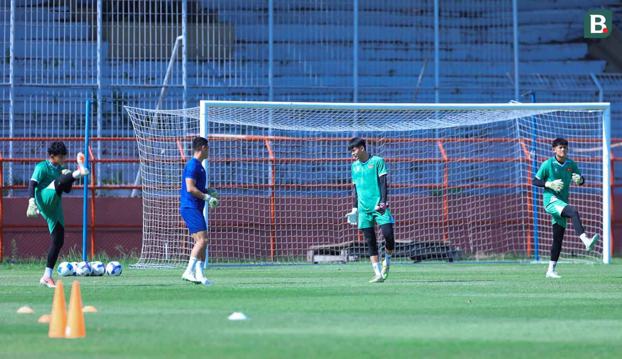 Namun demikian, tim berjulukan The Golden Star itu tetap melahap sesi latihan dengan serius. (Bola.com/M Iqbal Ichsan)