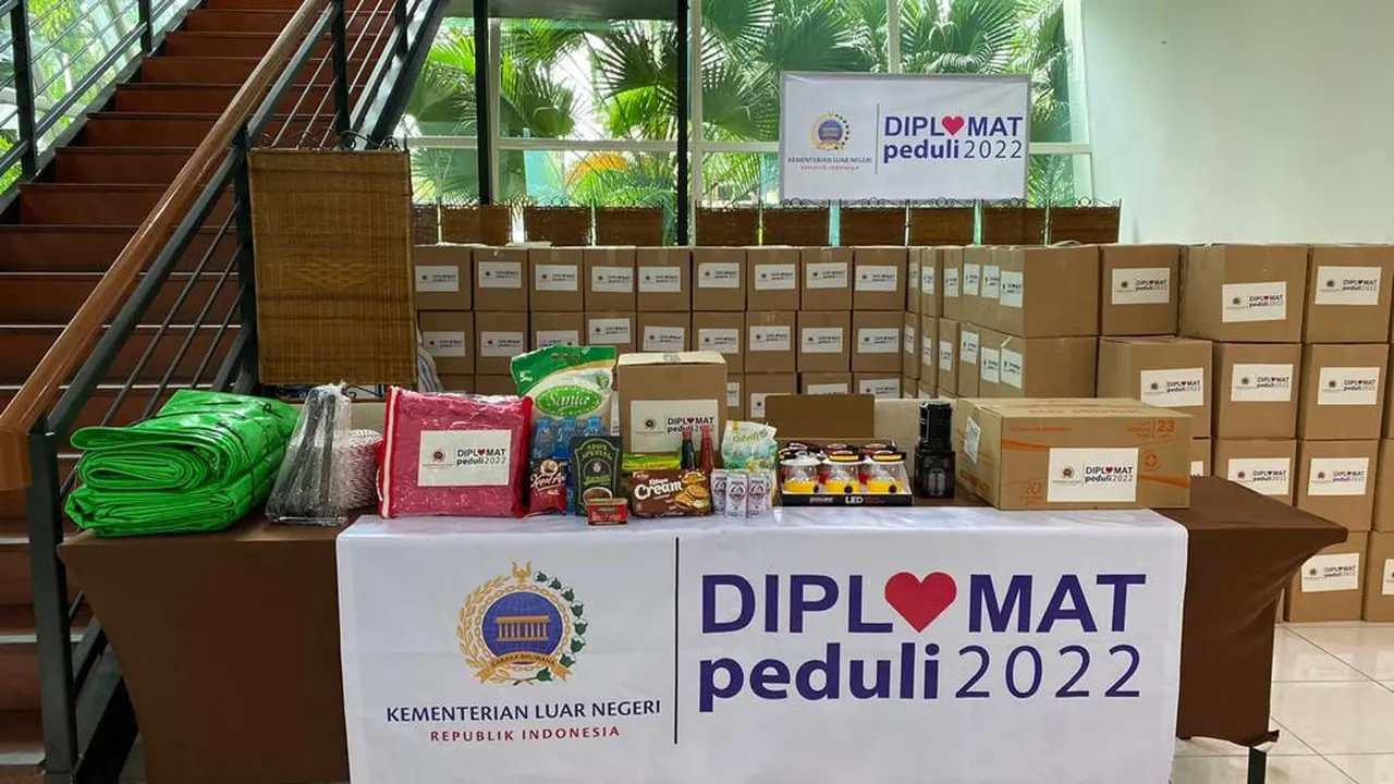 Diplomat Peduli Kirim Bantuan Untuk Korban Gempa Cianjur. (Dok Kemlu RI)