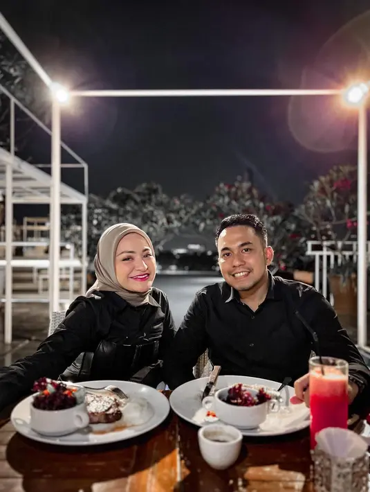 [Instagram/nathalieholscher]