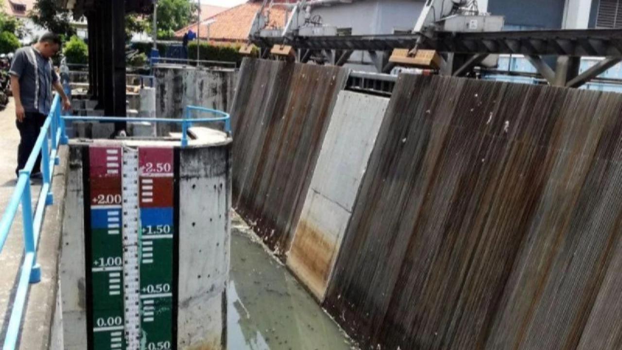 Waduk Pluit Berstatus Siaga pada Kamis 15 Januari 2026, Begini Kondisi Pintu Air Lain di Jakarta